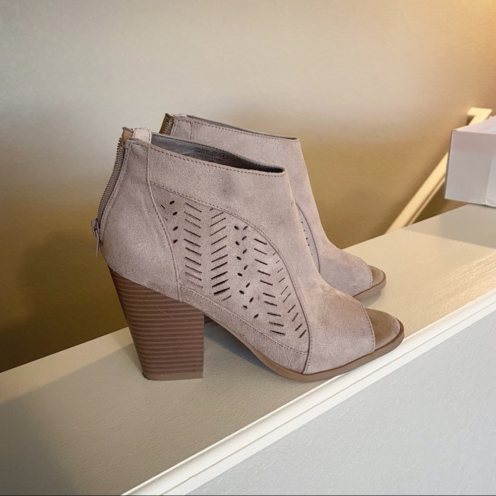 Not Rated Jinora Open Toed Booties, 8.5